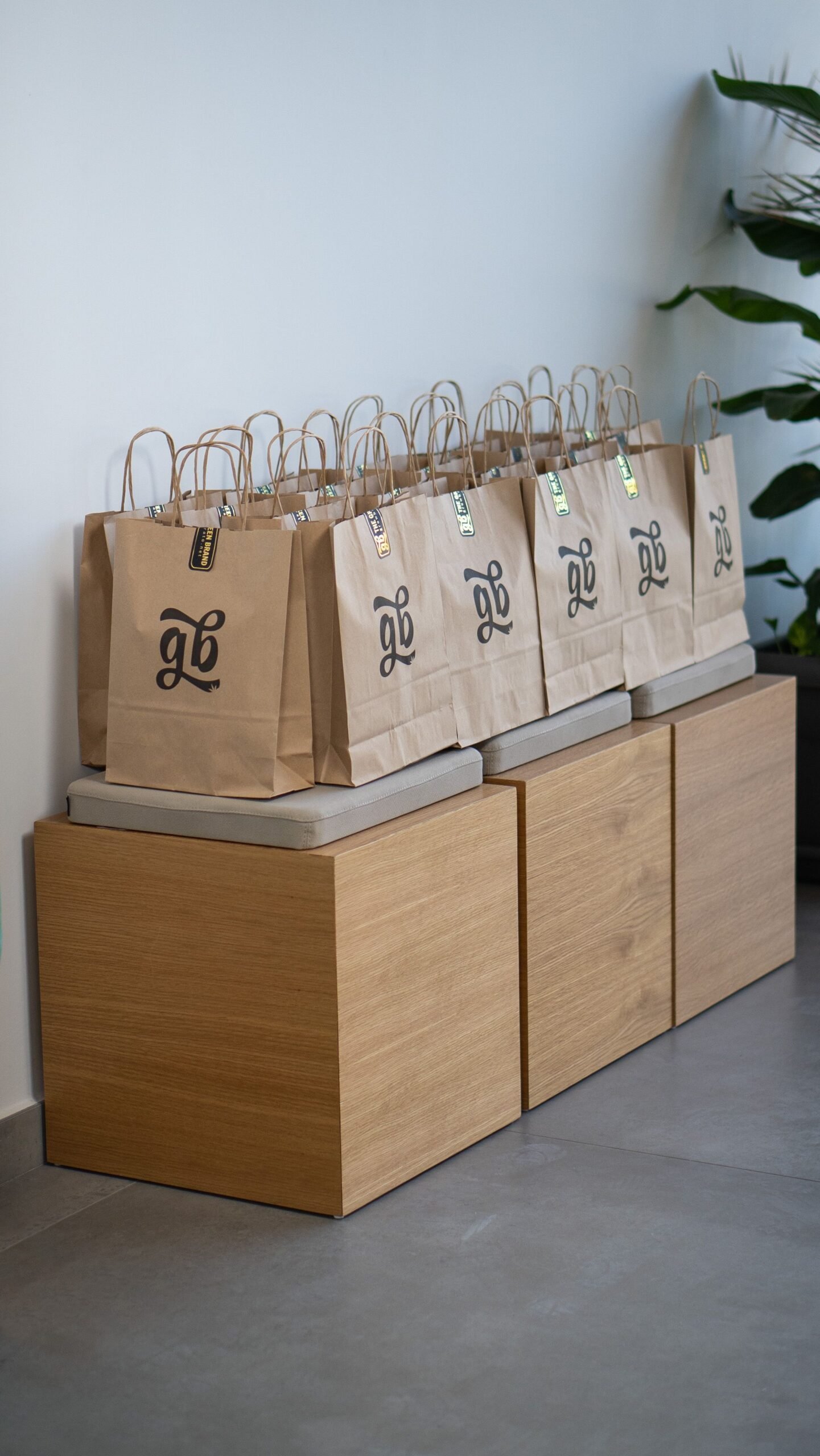 Verslo dovanos su logotipu: 10 idėjų, kurios stiprina prekės ženklą